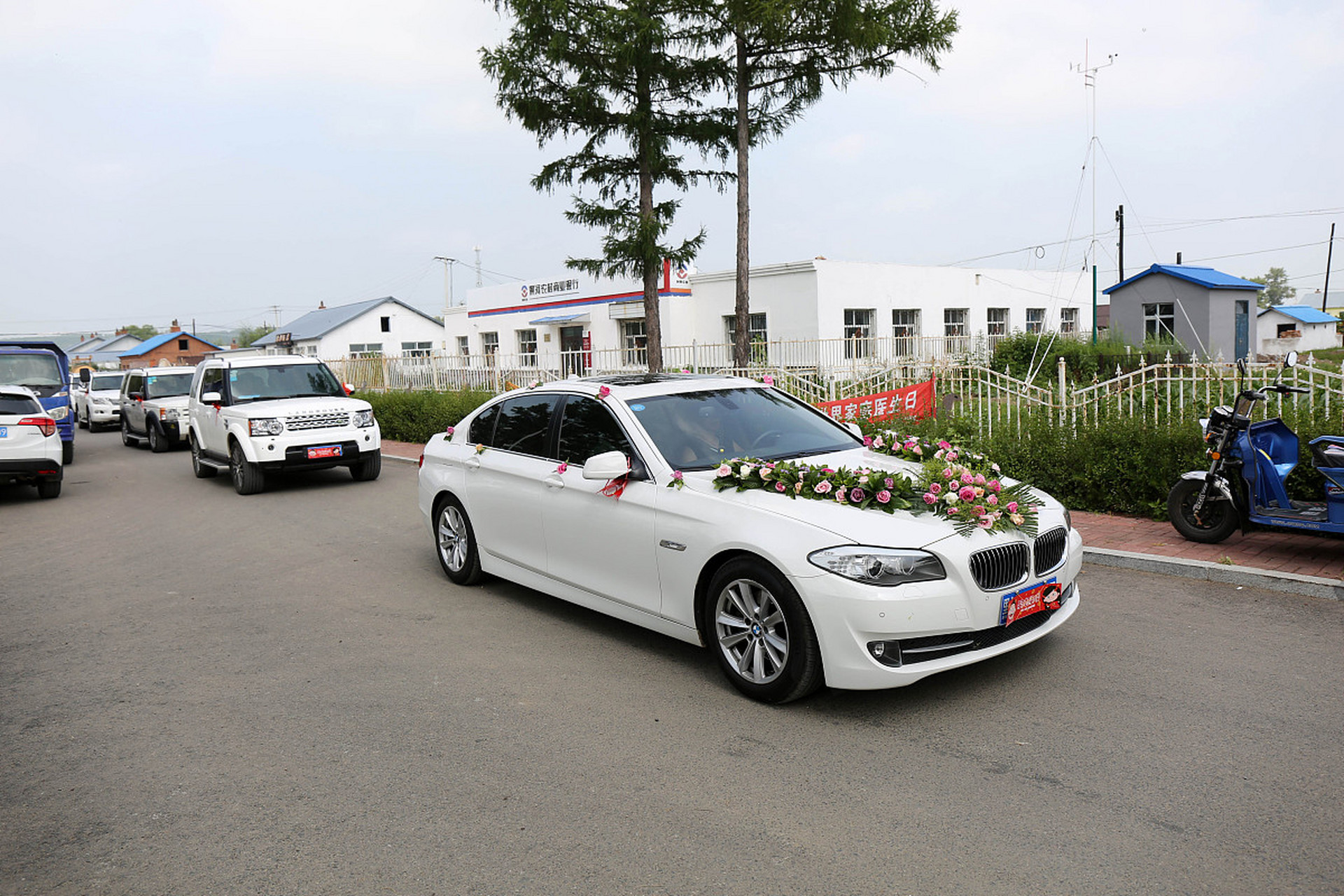 女子买宝马当婚车被拖延交车,资深解答解释落实_特别款72.21127.13.