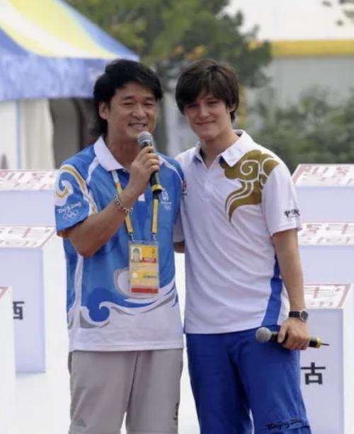 新澳今晚特9点30开什么和周华健儿子结婚与周华健儿子结婚照片和结婚照